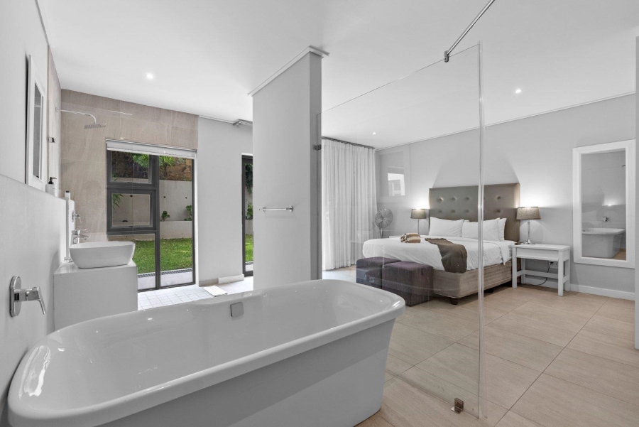 10 Bedroom Property for Sale in Camps Bay Western Cape